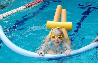 Как адаптировать ребенка к воде | Держи Волну - сеть центров раннего  плавания | Дзен