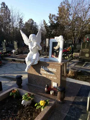 Детский памятник из мрамора с ангелочками №211 - olymp-master.com