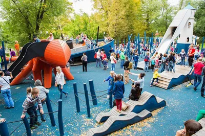 Афиша Город: Почему парки покупают детские площадки, фонари и цветы за  границей – Архив