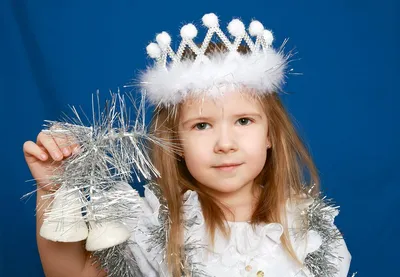 Прически на Новый год для девочек: нежные варианты, которые украсят каждую  принцессу - Я Покупаю