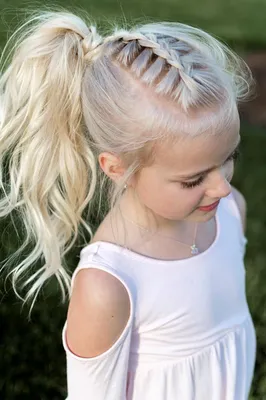 Прически на выпускной 2024 для девочек в детском саду 🚩: фото детских  красивых причёсок на выпускной в саду