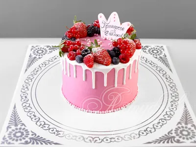 Торт на 8 лет с ягодами на день рождения ребенку