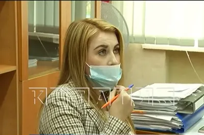 От 1 лица,женщина сидит на унитазе…» — создано в Шедевруме