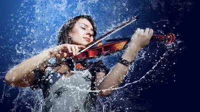 Красивая молодая девушка со скрипкой, изолированных на белом :: Стоковая  фотография :: Pixel-Shot Studio