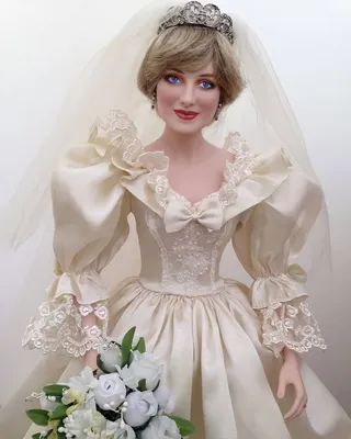 ◎ ROYALTY FASHION ◎ on Instagram: “Princess Diana Bride doll . . .  #princessdiana #princessdianaofwales … | Princess diana wedding, Bride  dolls, Diana wedding dress
