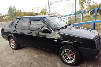 Купить б/у Lada (ВАЗ) 21099 1990-2011 1.5 MT (78 л.с.) бензин механика в  Краснодаре: серебристый Лада 21099 2002 седан 2002 года на Авто.ру ID  1079763710