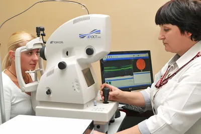 Лазерная коагуляция в Москве: лечение сетчатки глаза, цены на операции в  клинике YourMed