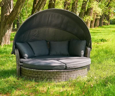 Диван трехместный - smn/025. Светло-серый полукруглый диван с фигурным  сиденьем от фабрики Smania