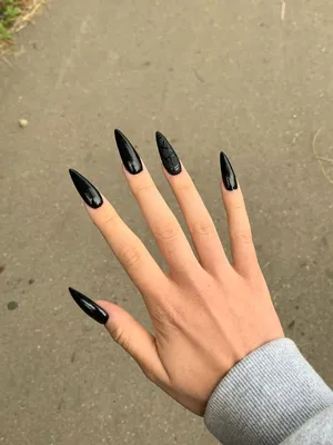 Самый красивый дизайн черных ногтей…» — создано в Шедевруме