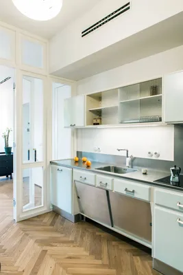Дизайн кухни 9 кв м с балконом, холодильником и диваном: проект планировки  в современном стиле - 39 фото