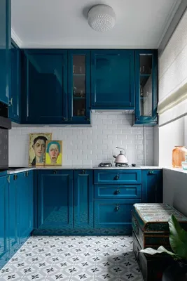 Мебель для маленькой кухни: реальные фото-примеры размещения в современном  интерьере кухонной мебели (стола, стульев, дивана)