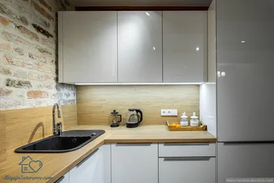 Дизайн кухни в квартире - в маленькой (однокомнатной), в двухкомнатной, в панельном  доме - интерьер кухни-студии, кухни-гостиной - фото - фирменные салоны \" Кухни VIRS\" - ООО \"Студио С.Б.\"