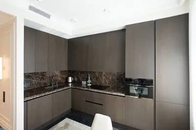 Глянцевая угловая кухня с антресолью \"Модель 761\" в Астрахани - цены, фото  и описание.