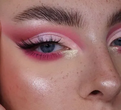 pink eye makeup | Розовый макияж глаз, Идеи макияжа, Макияж для глаз