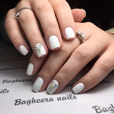 Milky nails дизайны 2021-2022: как создать самый трендовый маникюр  молочными базами, топами и гелями