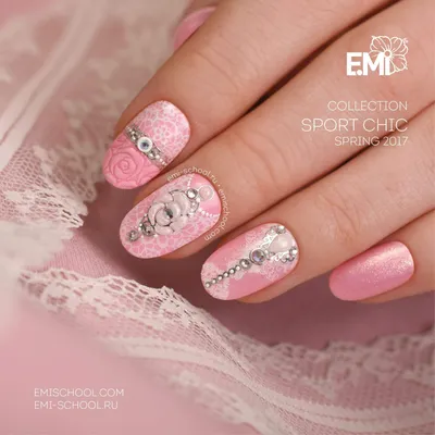 Нежные ноготочки с геометрией и фактурной розой👌 #EmiManicure #EmiDesign  #emischool#эмиманикюр#EMi… | French nails, Nails, Nail art