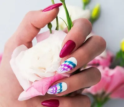 На заметку: 100+ идей новогоднего маникюра 2024 | Winter nails, Red nails,  Gel nails