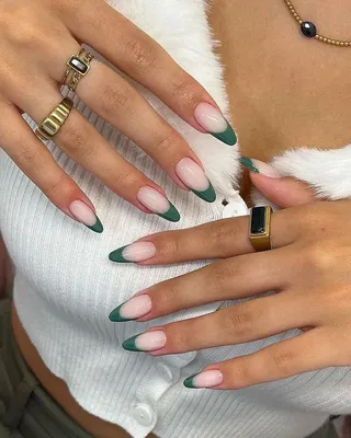 Французский маникюр 2020-2021 модный дизайн ногтей с полоской фото |  WOMENSNOTES | Elegant nails, Flower nails, French manicure nails