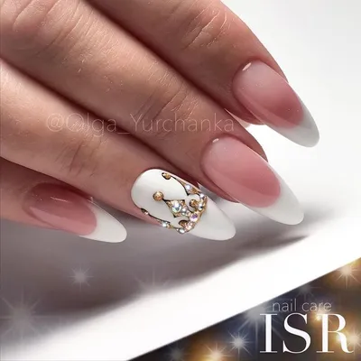 👑👑👑 . Выполнено на материалах ISR nail care™️ . френч выкладной (без  выпиливания линии улыбки) . #коронананогтях👑 #корона… | Нейл-арт, Ногти,  Дизайнерские ногти