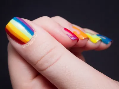 Эффект радуги: новый модный тренд для ногтей | Mixnews