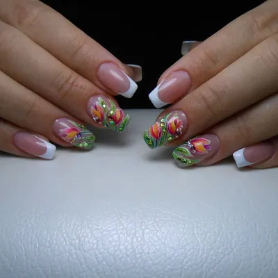 Дизайн ногтей с тюльпанами (френч, фото)