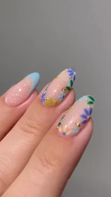 Дизайн длинных ногтей с цветами