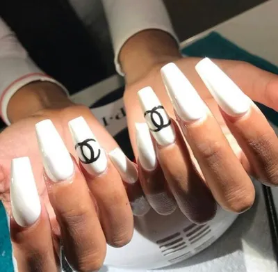 Chanel nails✨😍 Got this from IG✨ | Long acrylic nails, Nails, Gucci nails