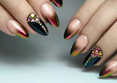 нежный маникюр со стразами на новый год | Fashion nails, Elegant nails,  Mickey nails