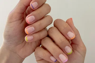 цветной френч | цветные базы для ногтей | Розовые ногти, Дизайнерские ногти,  Ногти