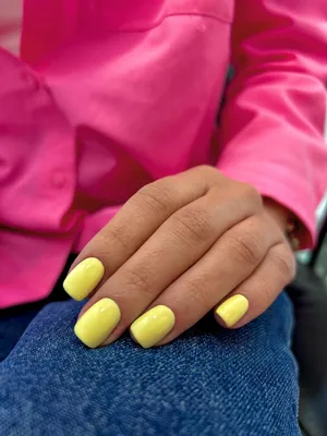 Маникюр на короткие ногти / желтый - 24 фото ногтей 2024