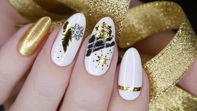 Маникюр. Дизайн ногтей - Добавление золотого блеска делает этот дизайн  особенным | Facebook