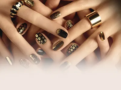 Золотой маникюр 2024-2025, модные ногти с золотом, фото ledysoveti.ru