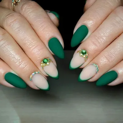 2019) Дизайн ногтей зелёного цвета маникюр в зеленых тонах 56 фото | Ногти,  Дизайнерские ногти, Осенний дизайн ногтей