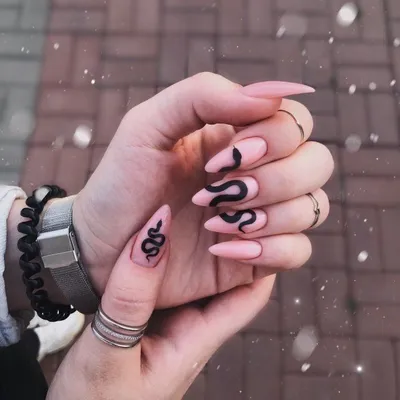 Pin by Sabi on Дизайн ногтей | Dragon nails, Stylish nails, Cute acrylic  nails