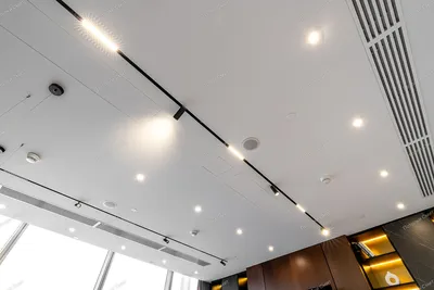 Натяжные потолки со световыми линиями в Старом Осколе - цены за 1 м2 | Сфера