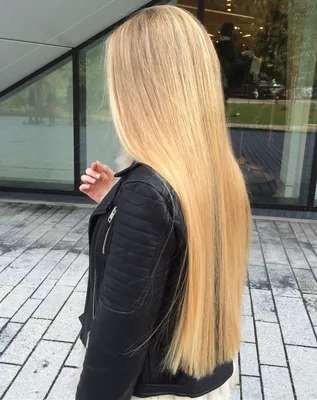 Девушка, светлые волосы, длинные …» — создано в Шедевруме