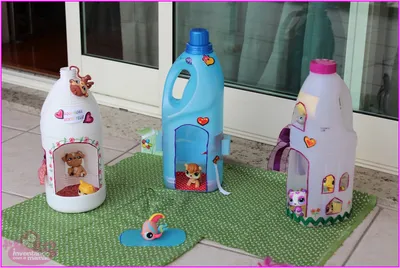 Резервировать парковку около дома используя пластиковые бутылки Стоковое  Изображение - изображение насчитывающей сосед, маркировка: 147753807