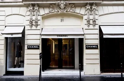 Все на пляж! Показ Chanel завершил Неделю моды в Париже