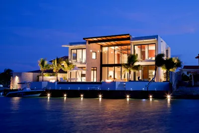 Продажа дома на берегу моря в окружении парковой зоны Гаспра / Недвижимость