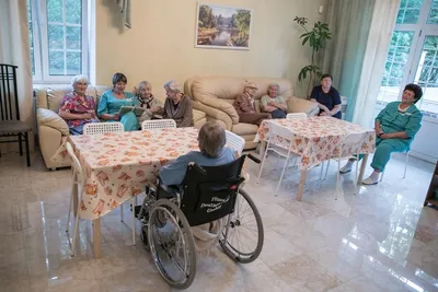 Студенты МУС посетили Дом престарелых – НАО «Медицинский университет Семей»