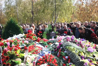 В Донецке простились с погибшими активистами «Молодой Республики |  Официальный сайт ДНР