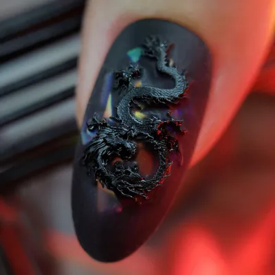 Делаем маникюр с драконами — самые модные ногти на Новый год 2024 — фото