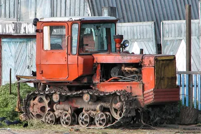 Легендарный гусеничный трактор ДТ-75 до сих пор пашет поля России - YouTube