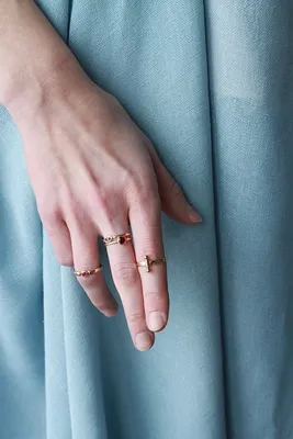 Как комбинировать кольца на одном пальце | Minimal