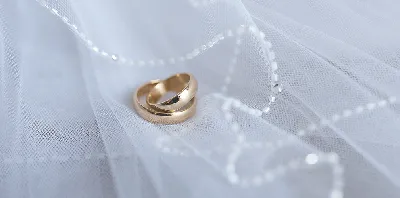 Золотое обручальное кольцо 2 мм SOKOLOV 110032: Золото 585° пробы — купить  в ювелирном интернет-магазине Diamant