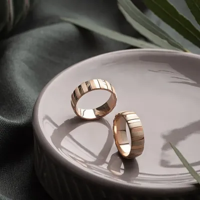 Парные обручальные кольца с бриллиантами Кольцо в кольце на заказ из белого  и желтого золота, серебра, платины или своего металла