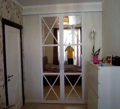 Яркая гардеробная комната с раздвижными дверьми - купить в Москве на  официльном сайте Raumplus (Раумплюс)