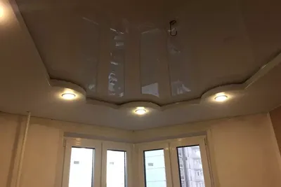 Двухуровневые натяжные потолки в гостиной недорого с качественной  установкой в Студии Потолков
