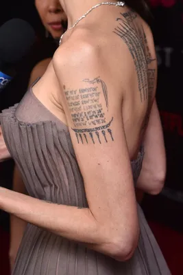 За несколько месяцев до развода Анджелина Джоли и Брэд Питт сделали  татуировки, чтобы укрепить свой союз