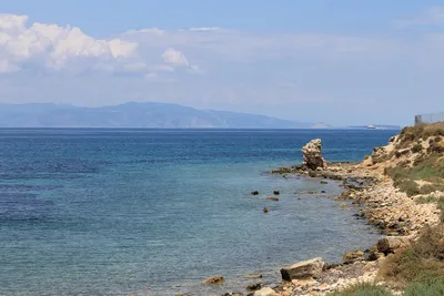Греция продает частный остров в Эгейском море за 10 млн евро — РБК